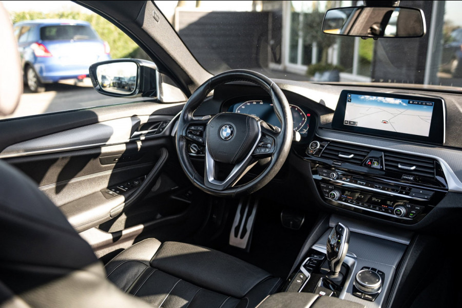 BMW 5 Serie Touring 540i xDrive M-Sport I Bowers & Wilkins I Panoramadak I Stoelkoeling & verwarming I 20" Breedset nieuw