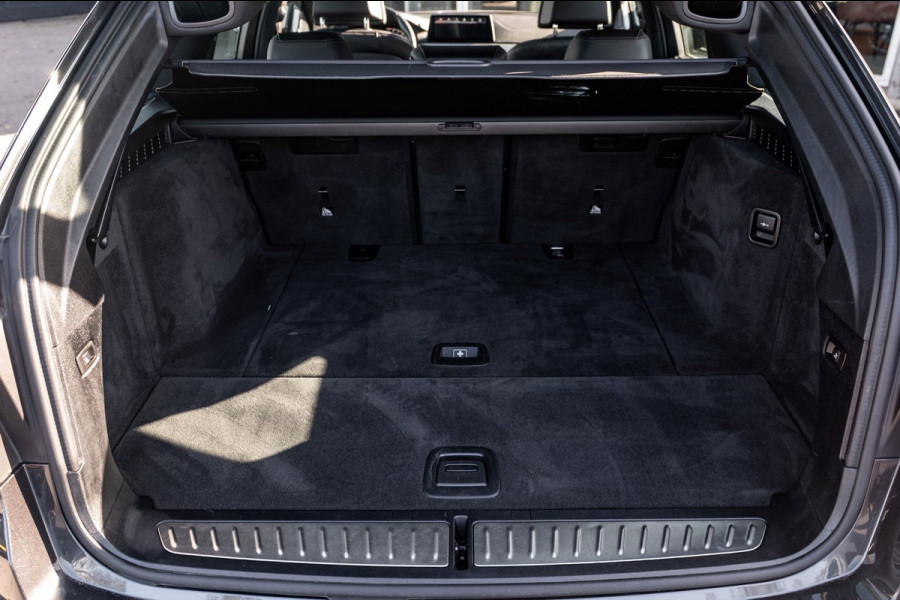 BMW 5 Serie Touring 540i xDrive M-Sport I Bowers & Wilkins I Panoramadak I Stoelkoeling & verwarming I 20" Breedset nieuw