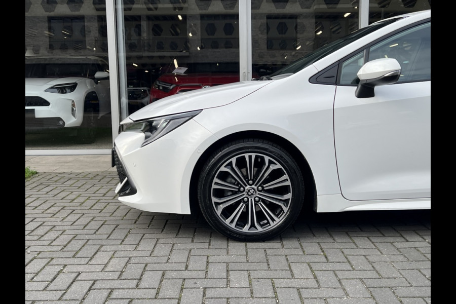 Toyota Corolla 1.8 Hybrid Style Plus | Dodehoekherkenning, 17 inch, Stoel + Stuurverwarming, Parkeersensoren