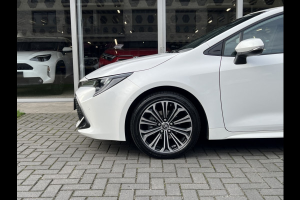 Toyota Corolla 1.8 Hybrid Style Plus | Dodehoekherkenning, 17 inch, Stoel + Stuurverwarming, Parkeersensoren