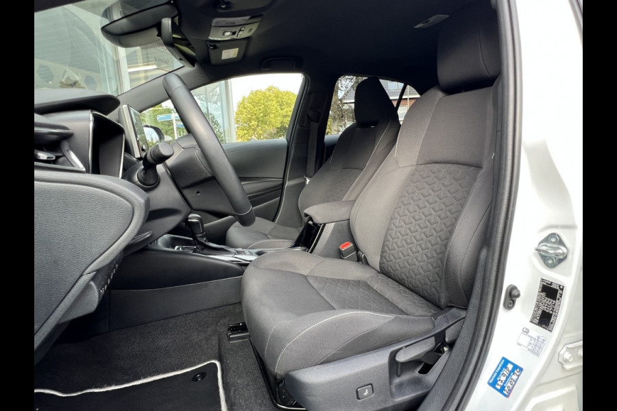 Toyota Corolla 1.8 Hybrid Style Plus | Dodehoekherkenning, 17 inch, Stoel + Stuurverwarming, Parkeersensoren