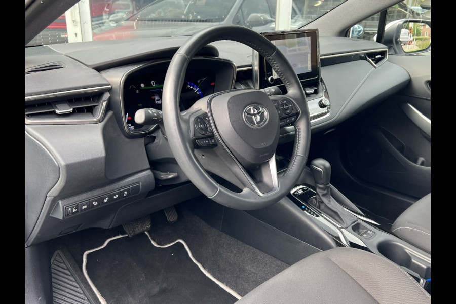 Toyota Corolla 1.8 Hybrid Style Plus | Dodehoekherkenning, 17 inch, Stoel + Stuurverwarming, Parkeersensoren