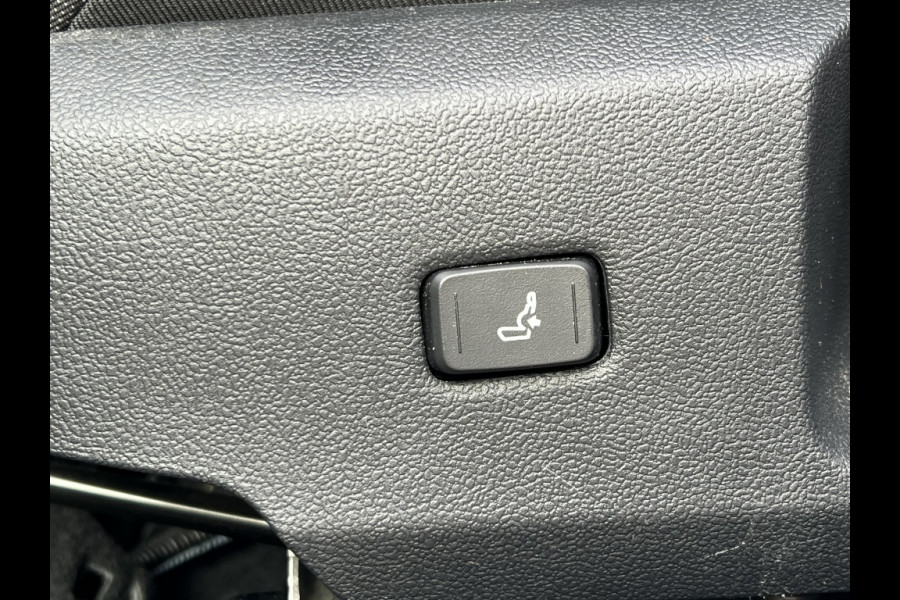 Toyota Corolla 1.8 Hybrid Style Plus | Dodehoekherkenning, 17 inch, Stoel + Stuurverwarming, Parkeersensoren