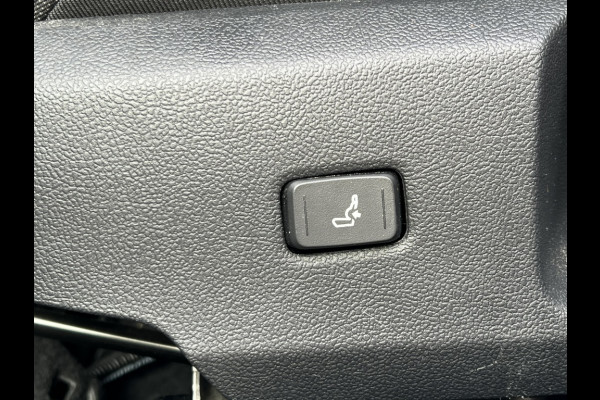 Toyota Corolla 1.8 Hybrid Style Plus | Dodehoekherkenning, 17 inch, Stoel + Stuurverwarming, Parkeersensoren