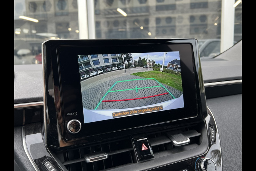 Toyota Corolla 1.8 Hybrid Style Plus | Dodehoekherkenning, 17 inch, Stoel + Stuurverwarming, Parkeersensoren