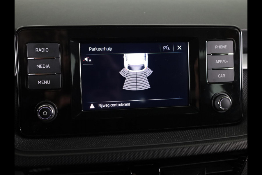 Škoda Fabia 1.0 TSI Ambition 95 pk | Navigatie via App | Parkeersensoren achter | Cruise control | LED koplampen | Apple Carplay/Android Auto |