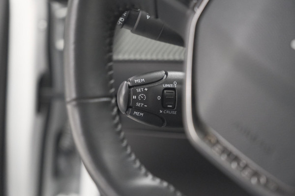 Peugeot 208 PureTech 100 Allure | Afneembare Trekhaak | Camera | Apple Carplay | Parkeersensoren