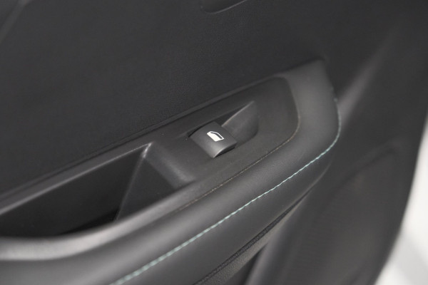 Peugeot 208 PureTech 100 Allure | Afneembare Trekhaak | Camera | Apple Carplay | Parkeersensoren