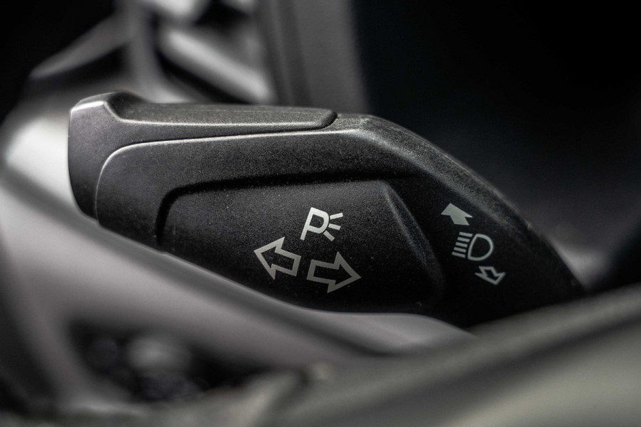 Ford Transit Custom L1H1 | 3-Zits | 130 PK | Camera | Cruise | PDC | Airco | Trekhaak