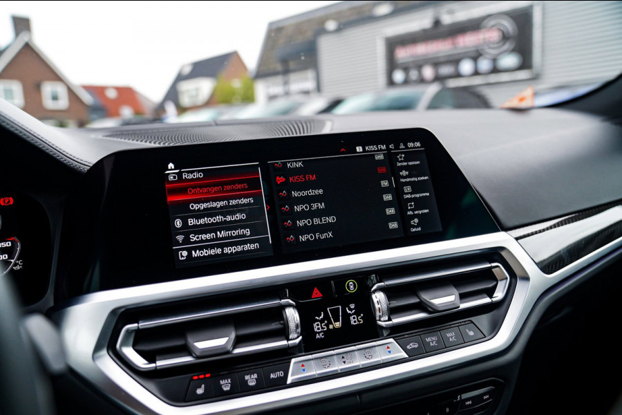 BMW 4 Serie Cabrio M4 xDrive Competition | Akrapovic | Carbon Package | Harman/Kardon | Nekverwarming | Laser | Adaptieve Cruise