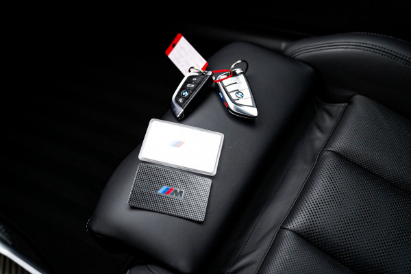 BMW 4 Serie Cabrio M4 xDrive Competition | Akrapovic | Carbon Package | Harman/Kardon | Nekverwarming | Laser | Adaptieve Cruise