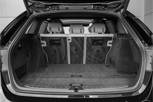 BMW 3 Serie Touring 320i Edition M Sport Shadow Pano Camera PDC HiFi 18"