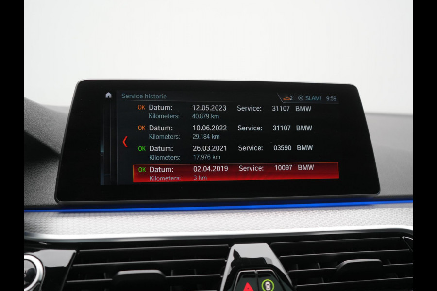 BMW 5 Serie Touring 520i M Sport 184pk Dealer O.H. | Panodak | Head Up | 360 Camera | Lederen Comfortstoelen Memory & Verwarmd | Sfeerverlichting | Blis | Apple Carplay | Stuur Verwarmd | Adaptive LED | Navigatie | DAB | 19"L.M |
