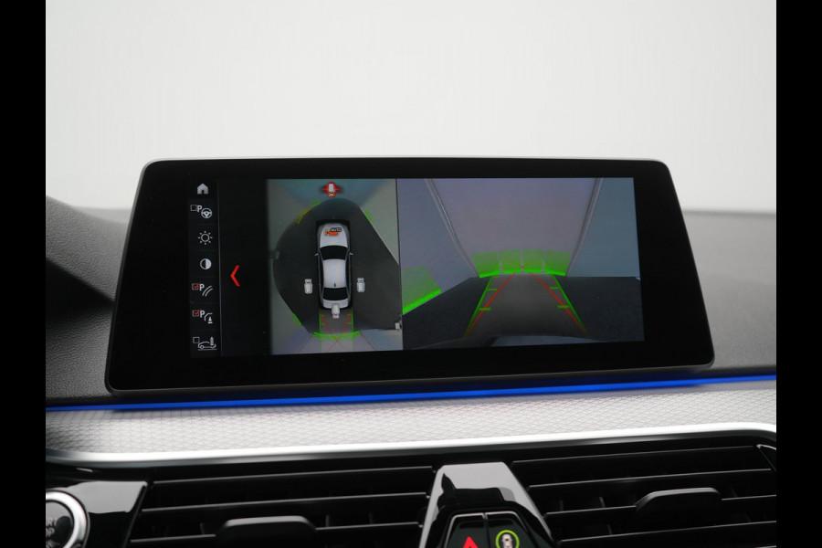 BMW 5 Serie Touring 520i M Sport 184pk Dealer O.H. | Panodak | Head Up | 360 Camera | Lederen Comfortstoelen Memory & Verwarmd | Sfeerverlichting | Blis | Apple Carplay | Stuur Verwarmd | Adaptive LED | Navigatie | DAB | 19"L.M |