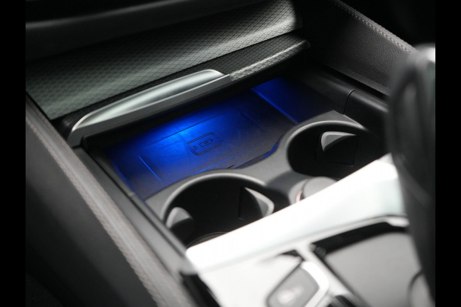 BMW 5 Serie Touring 520i M Sport 184pk Dealer O.H. | Panodak | Head Up | 360 Camera | Lederen Comfortstoelen Memory & Verwarmd | Sfeerverlichting | Blis | Apple Carplay | Stuur Verwarmd | Adaptive LED | Navigatie | DAB | 19"L.M |