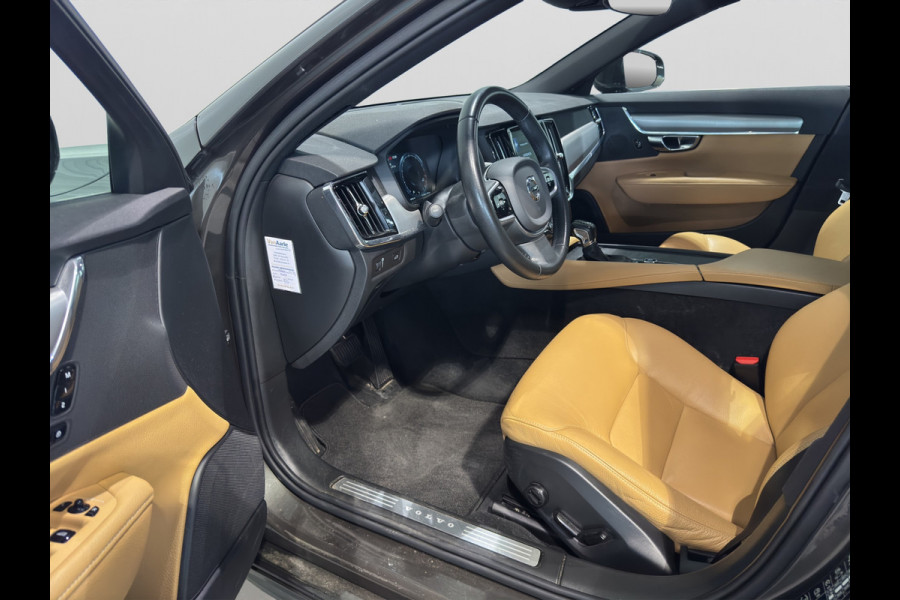 Volvo V90 T4 Aut. Momentum ACC Parkeercamera Leder 190pk