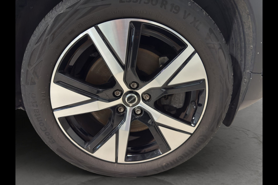 Volvo XC40 T5 Aut. Plug-in Hybrid R-Design Trekhaak Stoelverwarming Parkeercamera 262pk