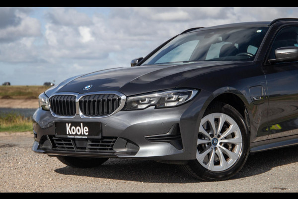 BMW 3 Serie Touring 330e High Executive LED / DEALER ONDERHOUDEN / CAMERA / CARPLAY / PHEV