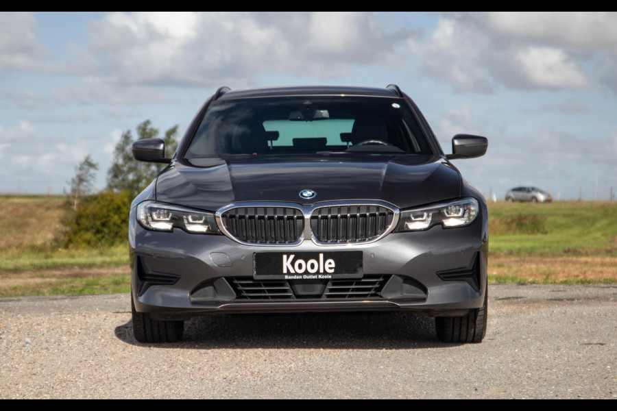 BMW 3 Serie Touring 330e High Executive LED / DEALER ONDERHOUDEN / CAMERA / CARPLAY / PHEV