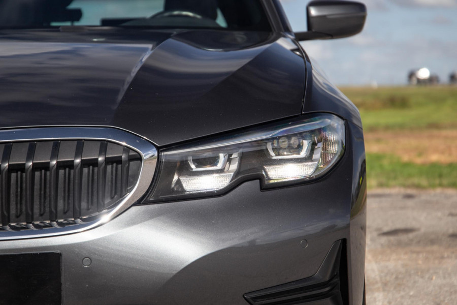 BMW 3 Serie Touring 330e High Executive LED / DEALER ONDERHOUDEN / CAMERA / CARPLAY / PHEV