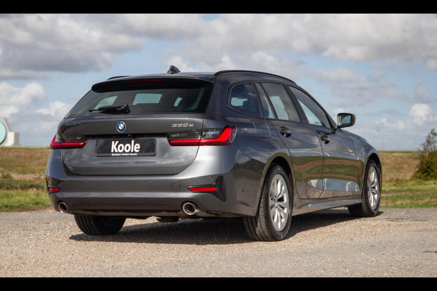 BMW 3 Serie Touring 330e High Executive LED / DEALER ONDERHOUDEN / CAMERA / CARPLAY / PHEV