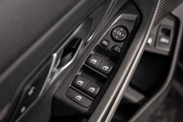 BMW 3 Serie Touring 330e High Executive LED / DEALER ONDERHOUDEN / CAMERA / CARPLAY / PHEV