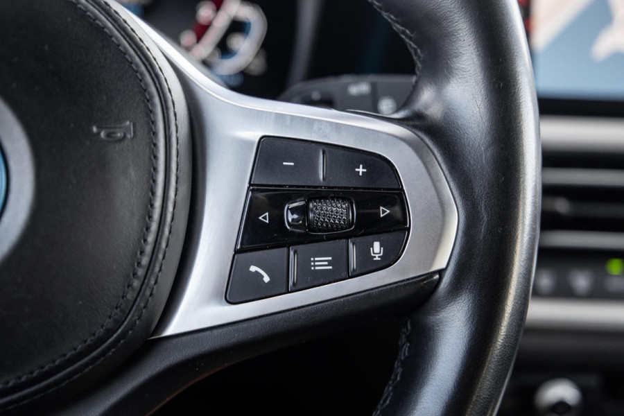 BMW 3 Serie Touring 330e High Executive LED / DEALER ONDERHOUDEN / CAMERA / CARPLAY / PHEV