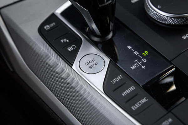 BMW 3 Serie Touring 330e High Executive LED / DEALER ONDERHOUDEN / CAMERA / CARPLAY / PHEV