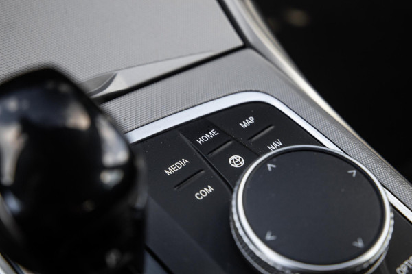 BMW 3 Serie Touring 330e High Executive LED / DEALER ONDERHOUDEN / CAMERA / CARPLAY / PHEV