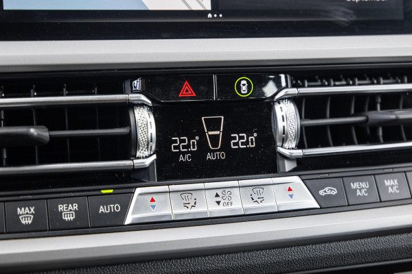 BMW 3 Serie Touring 330e High Executive LED / DEALER ONDERHOUDEN / CAMERA / CARPLAY / PHEV