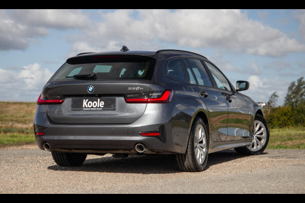 BMW 3 Serie Touring 330e High Executive LED / DEALER ONDERHOUDEN / CAMERA / CARPLAY / PHEV