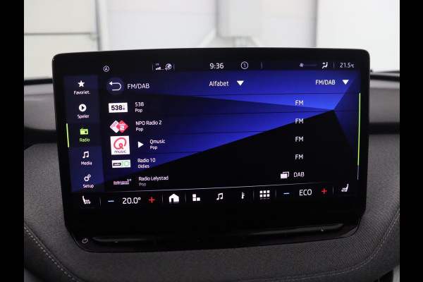 Škoda ENYAQ iV 60 | SOH 92,1 % | Trekhaak | Pano.Dak | LED | Stoelverwarming | Navigatie | Apple Carplay |