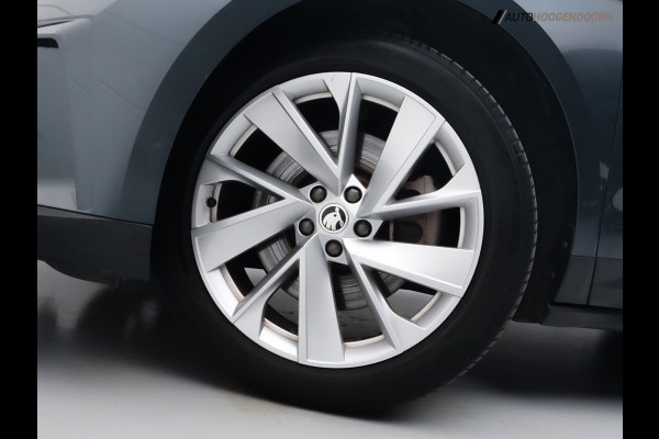 Škoda ENYAQ iV 80 Sport SoH 93% (APPLE CARPLAY,PANORAMADAK,CAMERA,STUUR-STOELVERWARMING,ADAPTIVE CRUISE,SFEERVERLICHTING,KEYLESS)