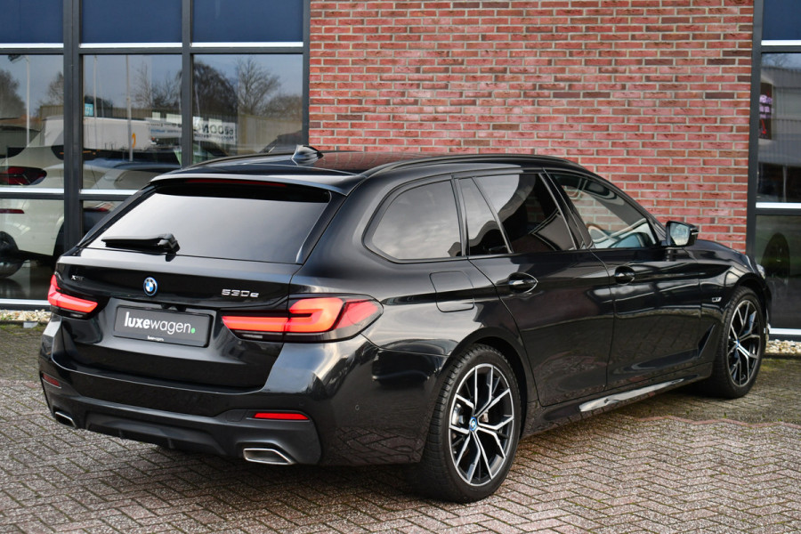 BMW 5 Serie Touring 530e xDrive M-Sport Pro Pano Trekh ACC HUD H/K Massage+Koel 4WS DDC