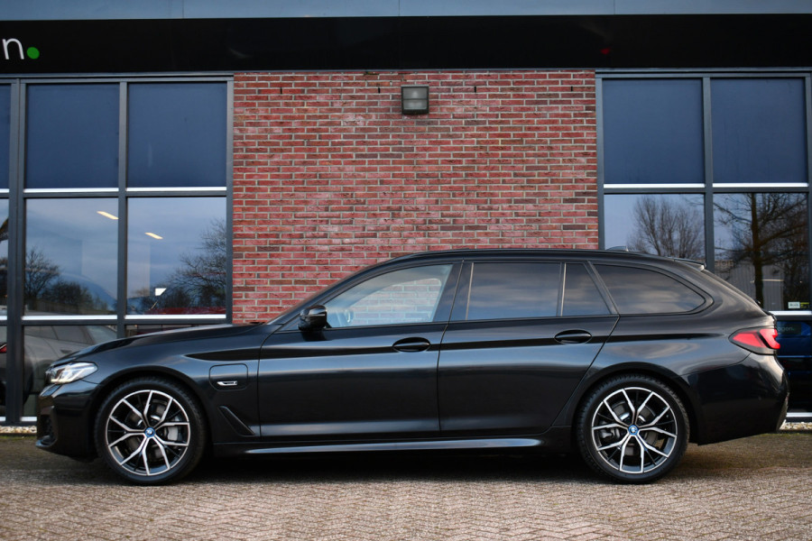 BMW 5 Serie Touring 530e xDrive M-Sport Pro Pano Trekh ACC HUD H/K Massage+Koel 4WS DDC