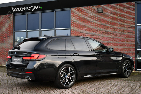 BMW 5 Serie Touring 530e xDrive M-Sport Pro Pano Trekh ACC HUD H/K Massage+Koel 4WS DDC