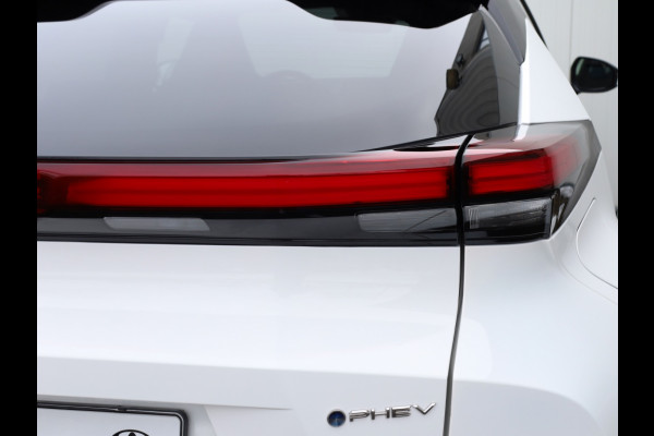 Toyota C-HR 2.0 PHEV 220 Dynamic | Bi-Tone | Stuurwielverwarming | Dodehoek
