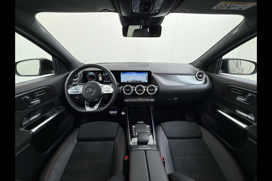 Mercedes-Benz GLA 180 AMG line | Pano Memory Multibeam Keyless
