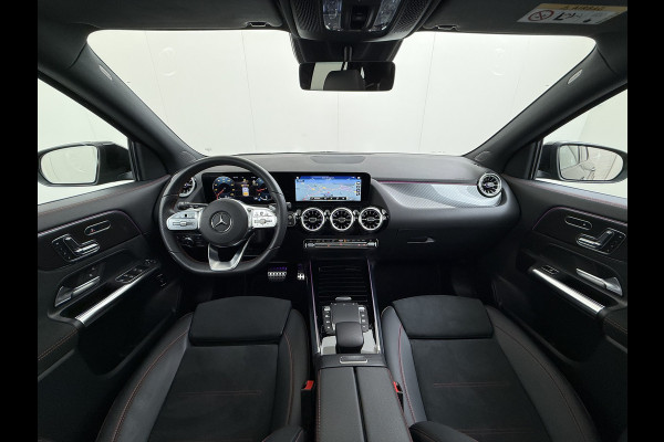 Mercedes-Benz GLA 180 AMG line | Pano Memory Multibeam Keyless