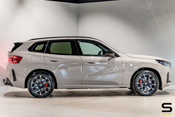 BMW X3 30e xDrive|M-sport Pro|Full|E-Trek|Pano|Fiscaal gunstig