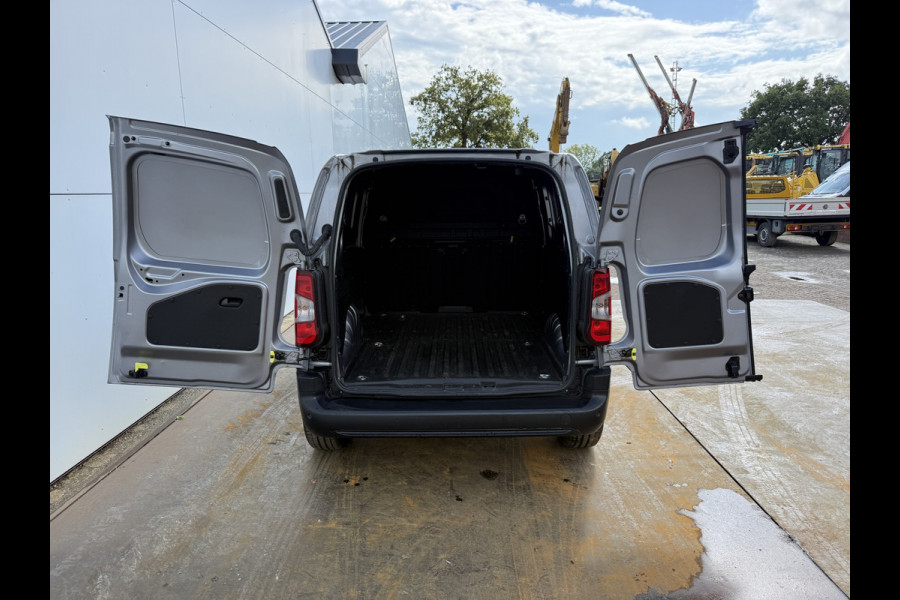 Opel e-Cargo 50kWh 136PK Elektrisch! L1 285KM WLTP Cruise control Carplay Navigatie Climate control Snelladen Parkeersensoren achter