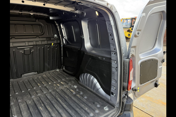 Opel e-Cargo 50kWh 136PK Elektrisch! L1 285KM WLTP Cruise control Carplay Navigatie Climate control Snelladen Parkeersensoren achter