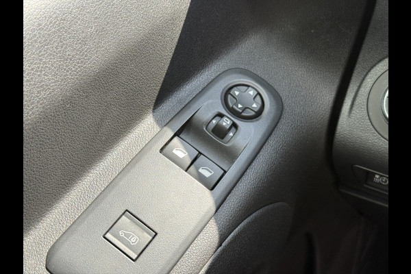 Opel e-Cargo 50kWh 136PK Elektrisch! L1 285KM WLTP Cruise control Carplay Navigatie Climate control Snelladen Parkeersensoren achter