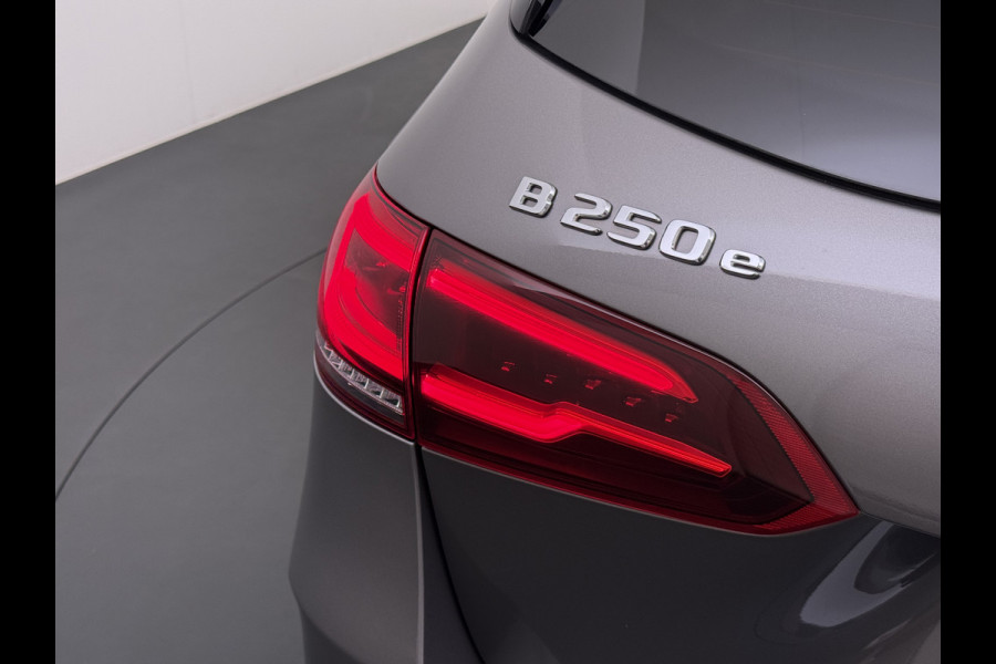 Mercedes-Benz B-Klasse 250 e AMG Line | Night LED Camera