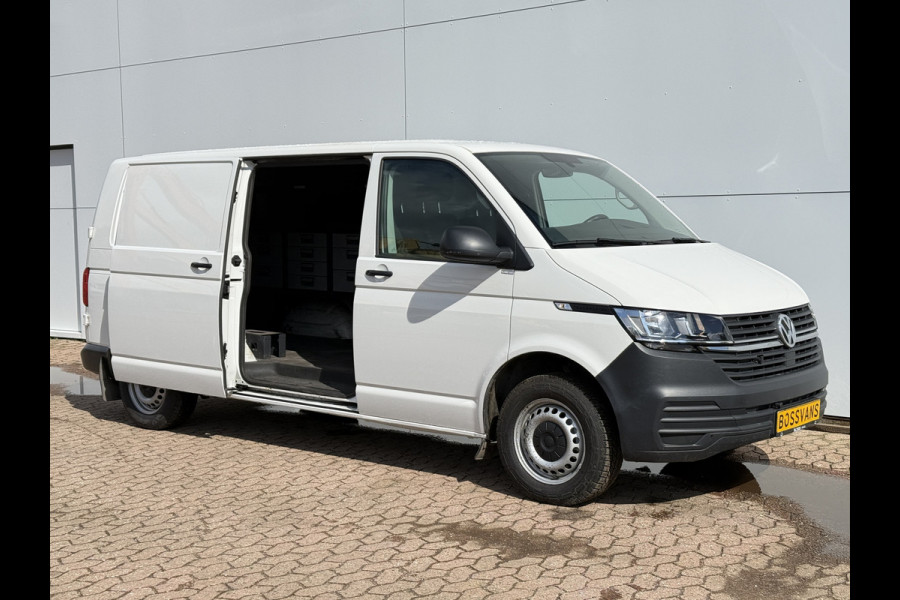 Volkswagen E-Transporter 37,3kWh 113PK L2 138 WLTP Snelladen Elektrisch Trekhaak Carplay Camera Inbouw Parkeersensoren Stoelverwarming