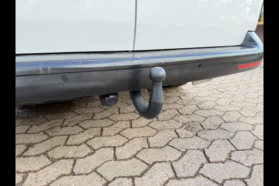 Volkswagen E-Transporter 37,3kWh 113PK L2 138 WLTP Snelladen Elektrisch Trekhaak Carplay Camera Inbouw Parkeersensoren Stoelverwarming
