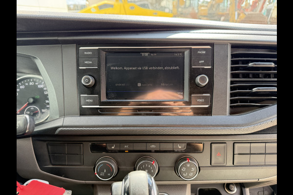 Volkswagen E-Transporter 37,3kWh 113PK L2 138 WLTP Snelladen Elektrisch Trekhaak Carplay Camera Inbouw Parkeersensoren Stoelverwarming