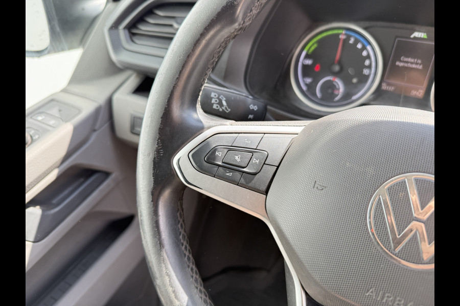 Volkswagen E-Transporter 37,3kWh 113PK L2 138 WLTP Snelladen Elektrisch Trekhaak Carplay Camera Inbouw Parkeersensoren Stoelverwarming