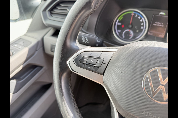Volkswagen E-Transporter 37,3kWh 113PK L2 138 WLTP Snelladen Elektrisch Trekhaak Carplay Camera Inbouw Parkeersensoren Stoelverwarming