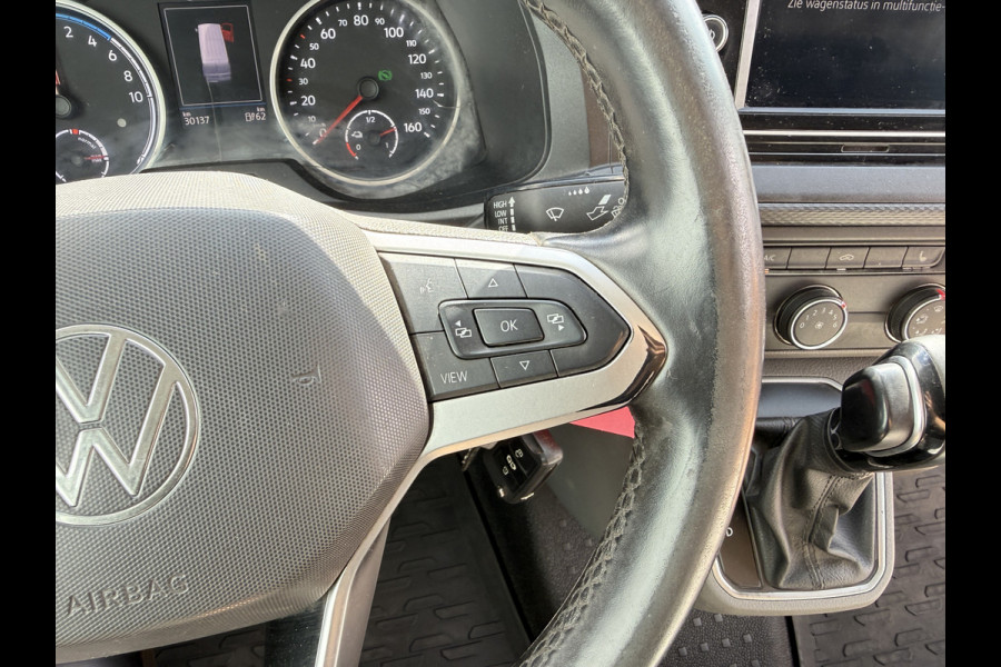 Volkswagen E-Transporter 37,3kWh 113PK L2 138 WLTP Snelladen Elektrisch Trekhaak Carplay Camera Inbouw Parkeersensoren Stoelverwarming